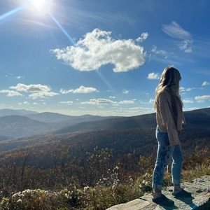 Meet your Posher, Holly